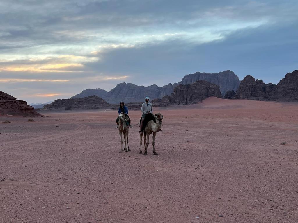 Wadi Rum Sky Tours & Camp Ngoại thất bức ảnh