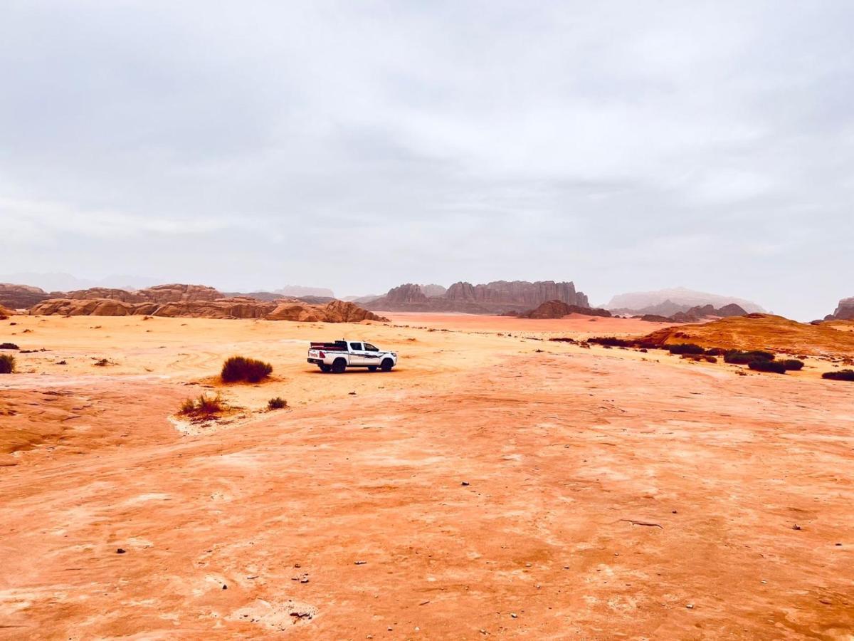 Wadi Rum Sky Tours & Camp Ngoại thất bức ảnh