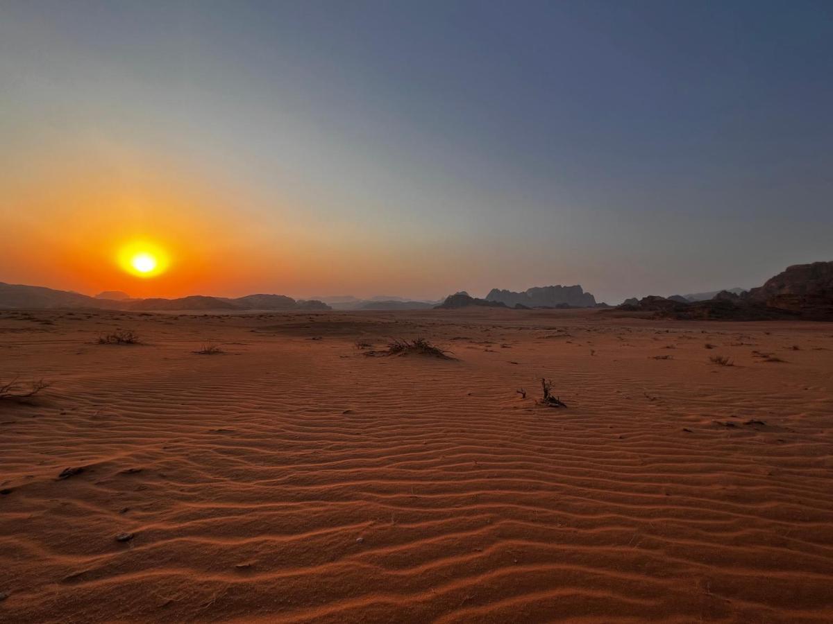 Wadi Rum Sky Tours & Camp Ngoại thất bức ảnh