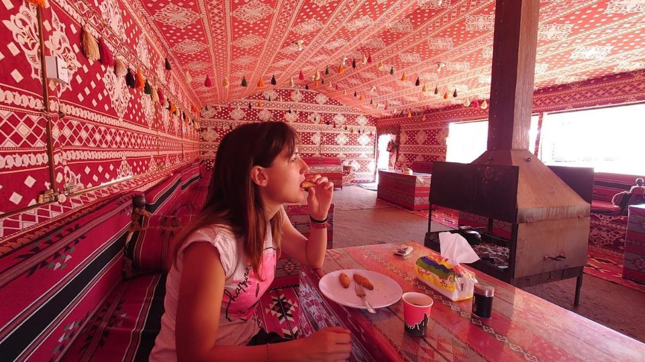 Wadi Rum Sky Tours & Camp Ngoại thất bức ảnh