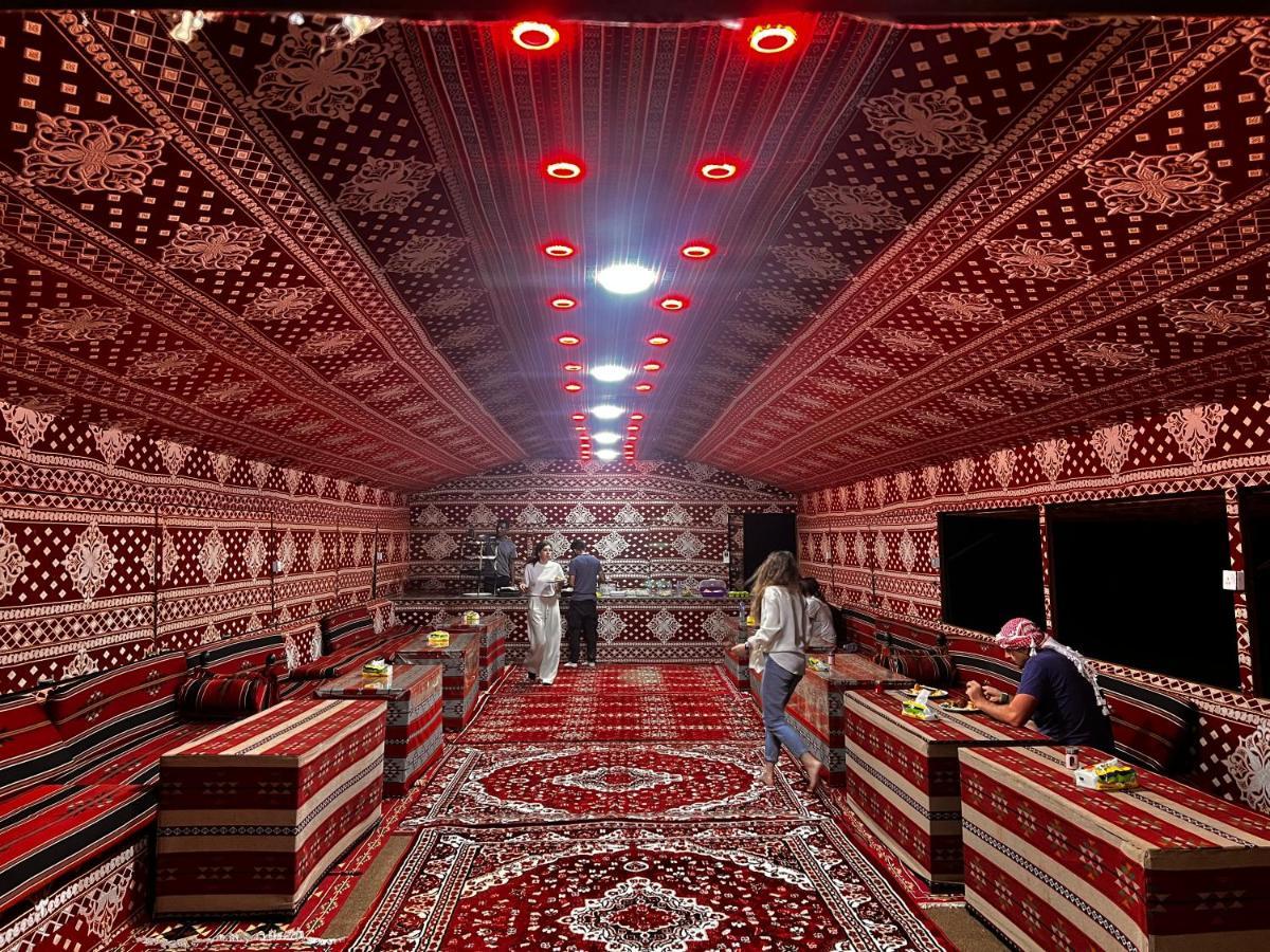 Wadi Rum Sky Tours & Camp Ngoại thất bức ảnh