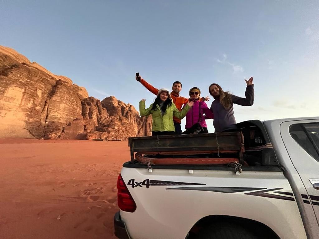 Wadi Rum Sky Tours & Camp Ngoại thất bức ảnh