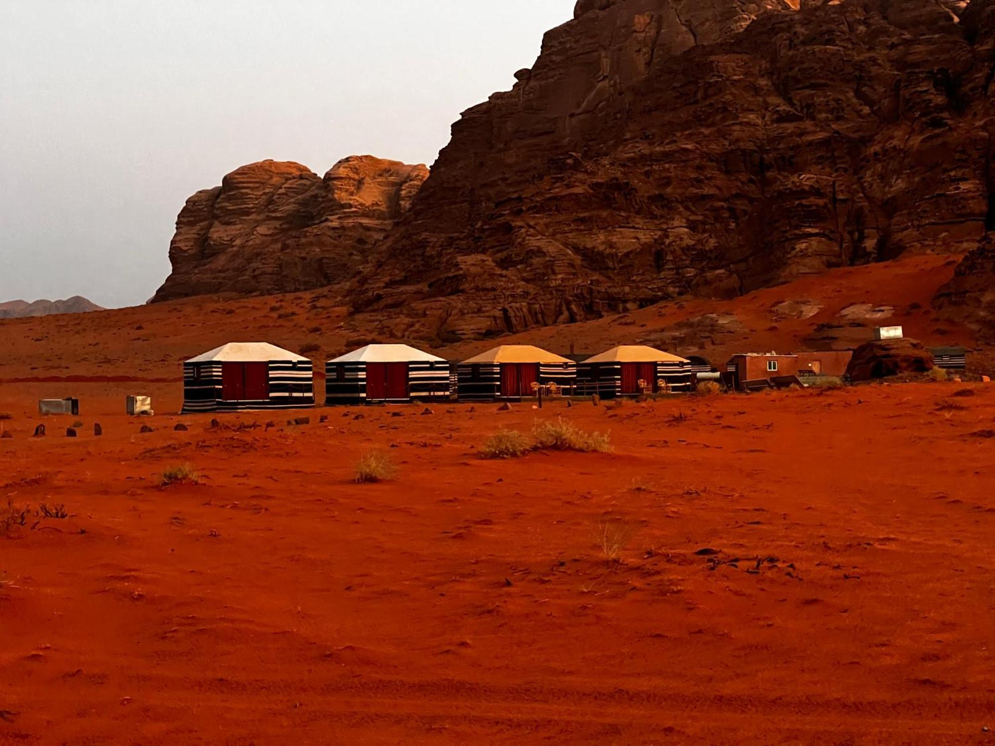 Wadi Rum Sky Tours & Camp Ngoại thất bức ảnh