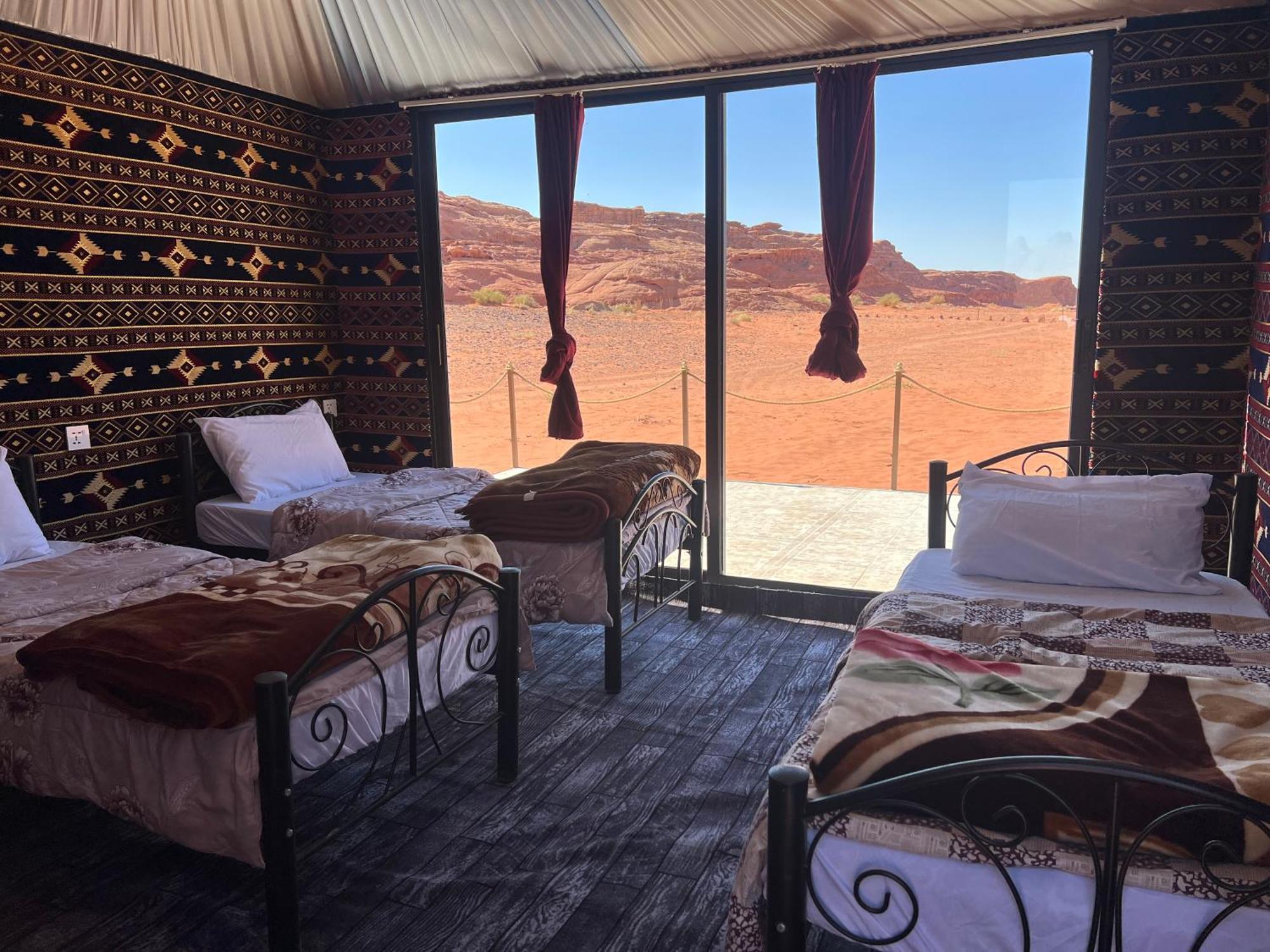 Wadi Rum Sky Tours & Camp Ngoại thất bức ảnh