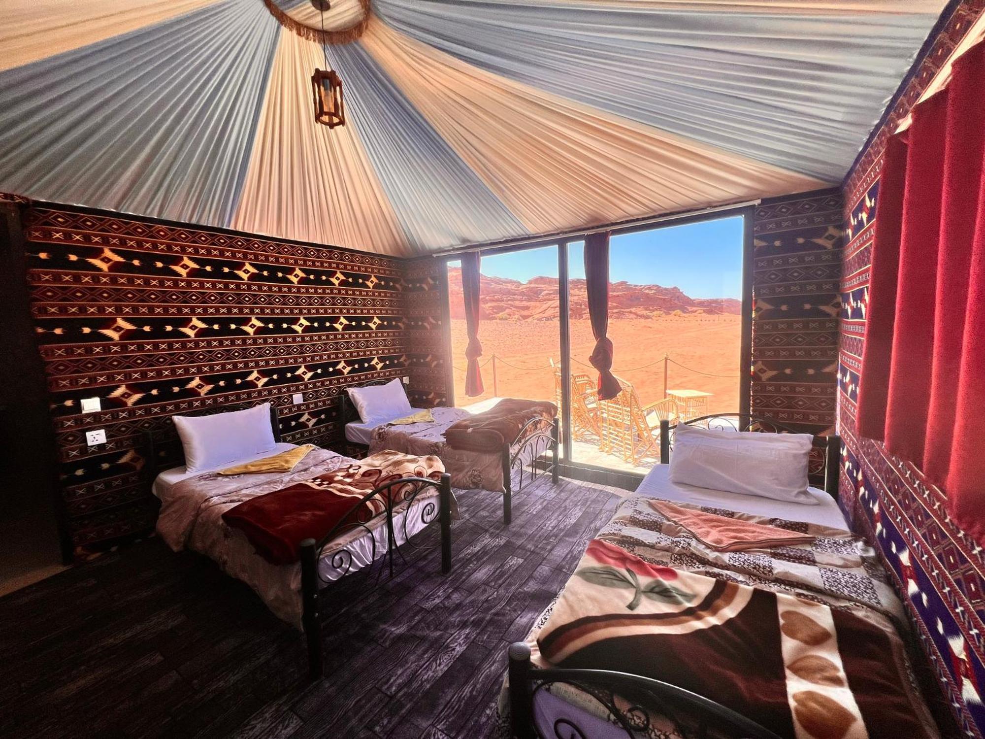 Wadi Rum Sky Tours & Camp Ngoại thất bức ảnh