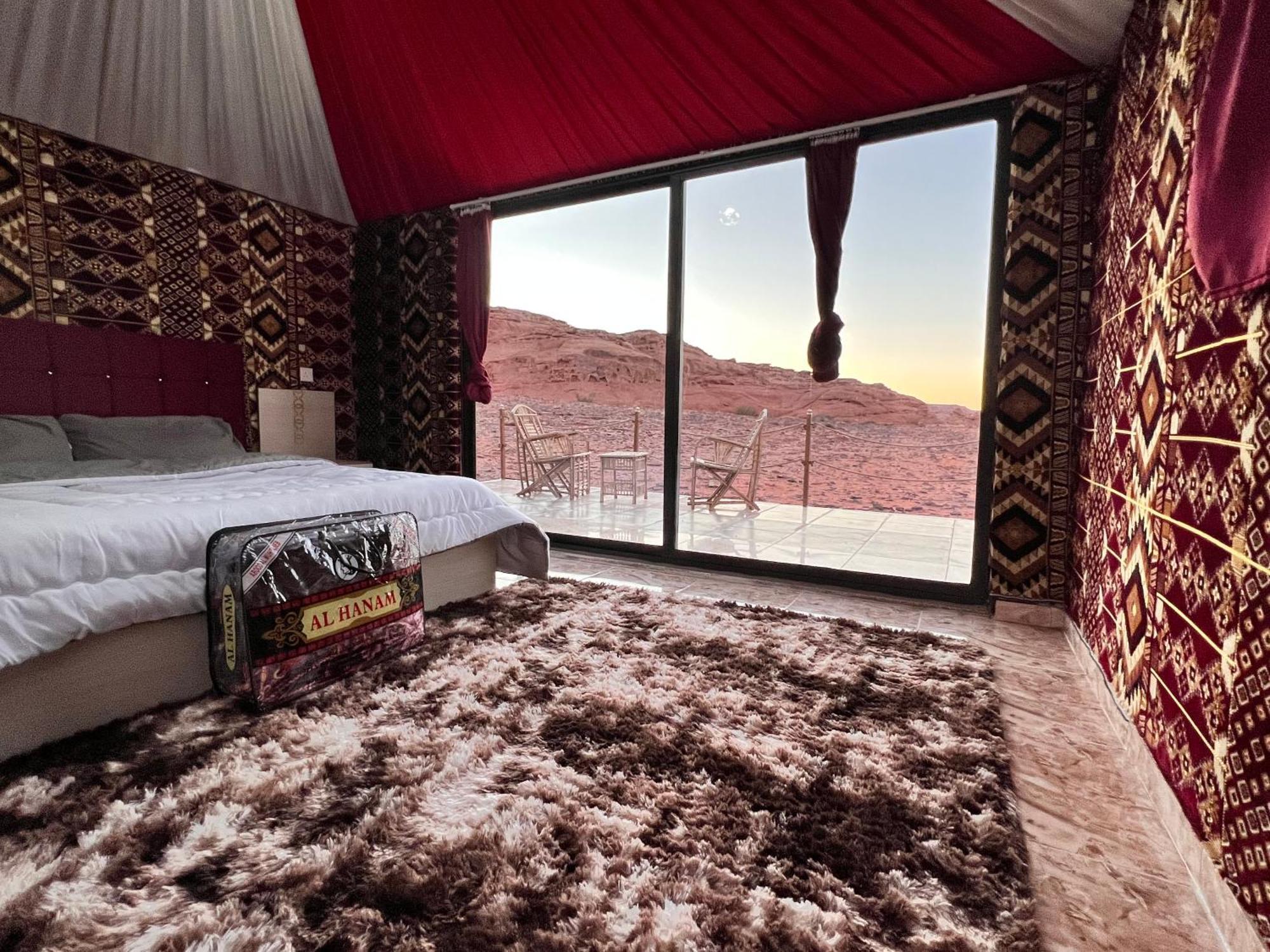 Wadi Rum Sky Tours & Camp Ngoại thất bức ảnh