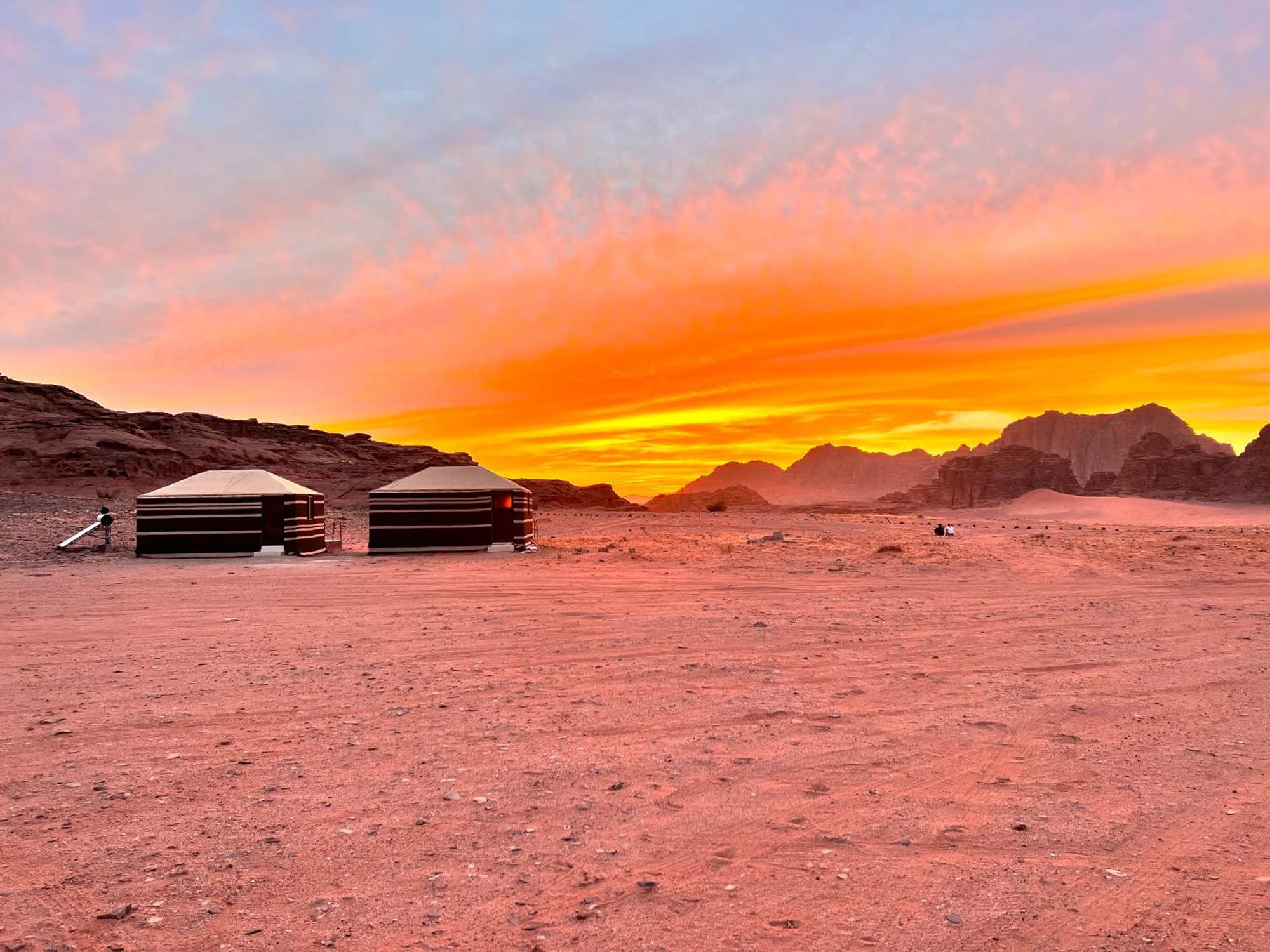 Wadi Rum Sky Tours & Camp Ngoại thất bức ảnh