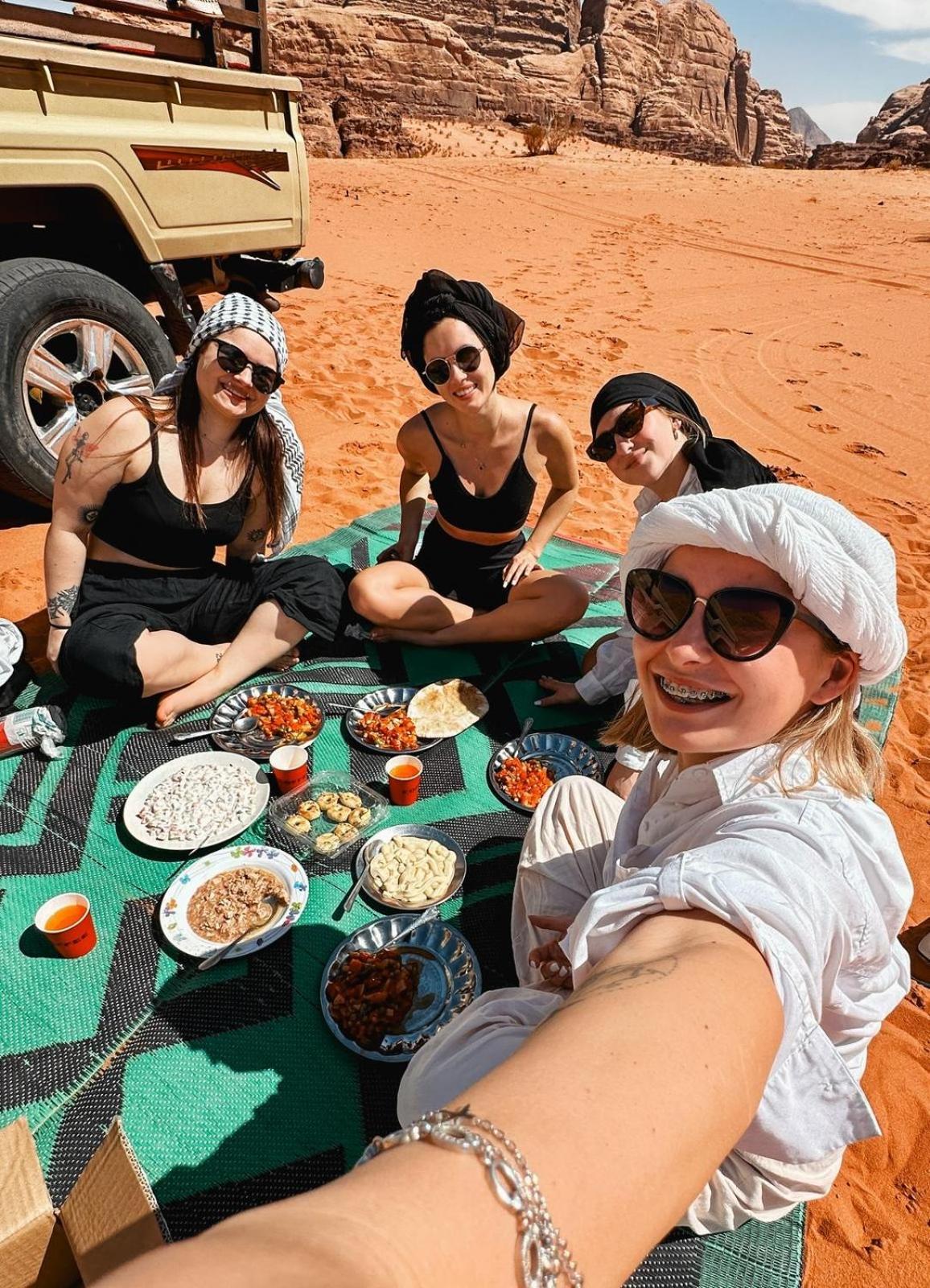 Wadi Rum Sky Tours & Camp Ngoại thất bức ảnh