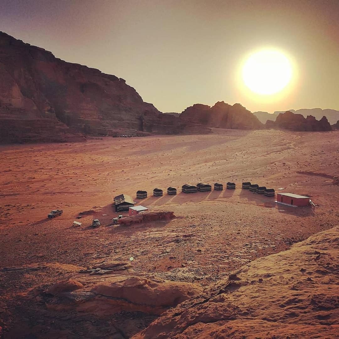 Wadi Rum Sky Tours & Camp Ngoại thất bức ảnh